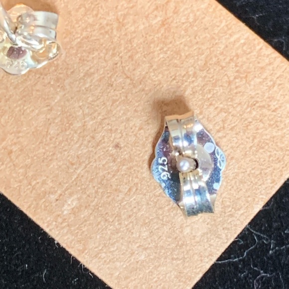 Genuine ruby post earrings set in .925 sterling silver - Picture 5 of 5